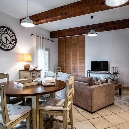 Appartement Au Coeur De L'Isle Sur La Sorgue Bagian luar foto