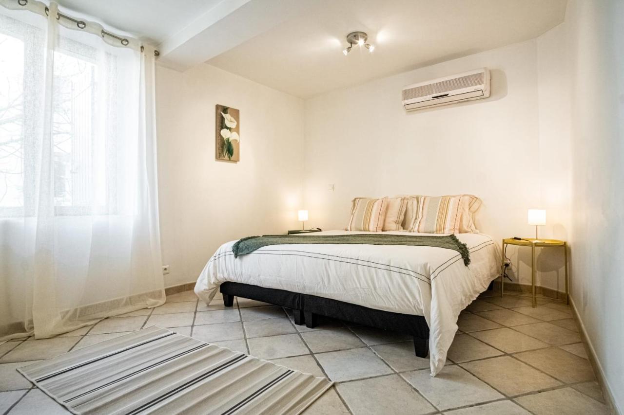 Appartement Au Coeur De L'Isle Sur La Sorgue Bagian luar foto